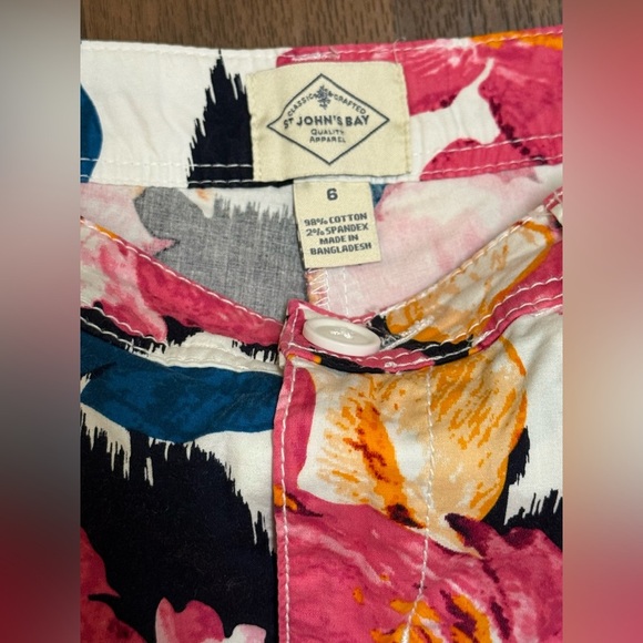 St. Jonh’s Bay. Floral Print Women's Skirt and short - Picture 2 of 7